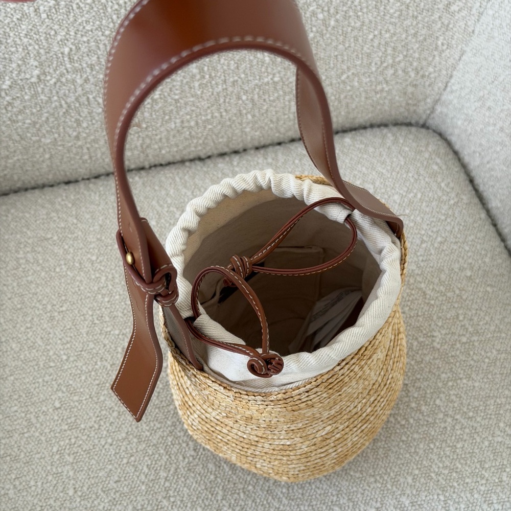 Zara woven bucket bag in brown and cream.
New, No tags - Picture 4 of 9